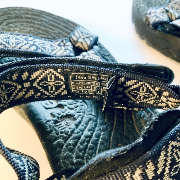 Teva sandals - size 8 - Picture 2 of 3